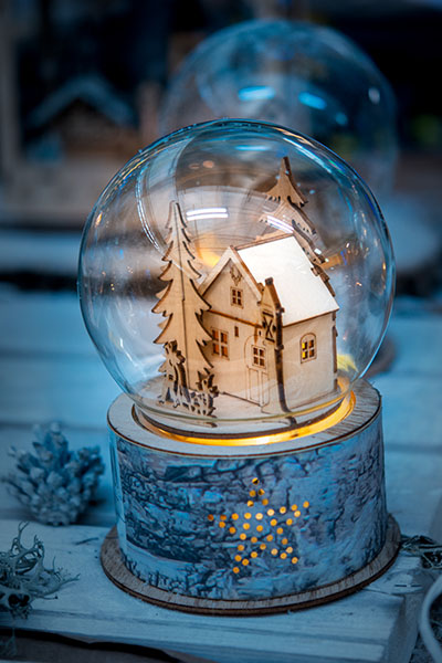Décoration de Noël - illuminations - boule à neige lumineuse